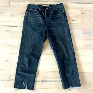 Levis women’s wedgie straight crop black denim jeans